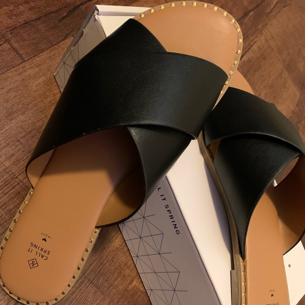 Black Crossover Sandals